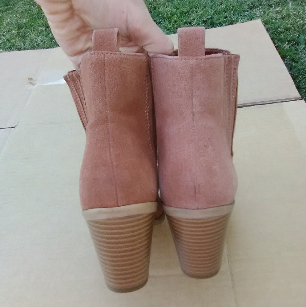 Faux suede brown Western ankle booties - Picture 4 of 8